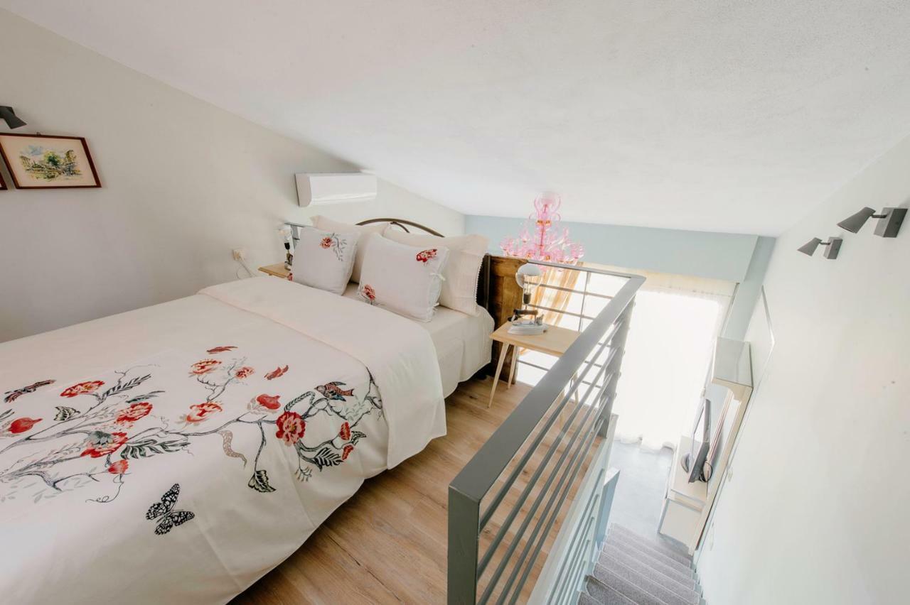 Loft Apartments Komotini Buitenkant foto